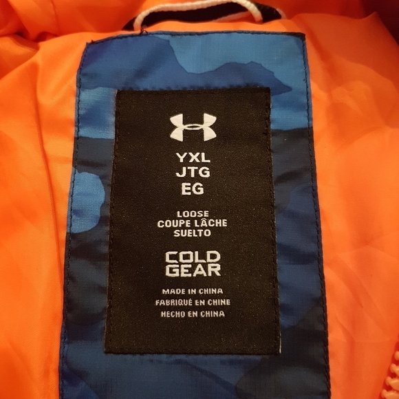Under Armour YXL Cold Gear blue camo jacket has cosmetic defects - Picture 4 of 9